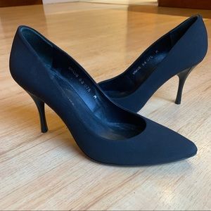 Donald Pliner Brave Pumps Pointed Toe Black Crepe 7.5